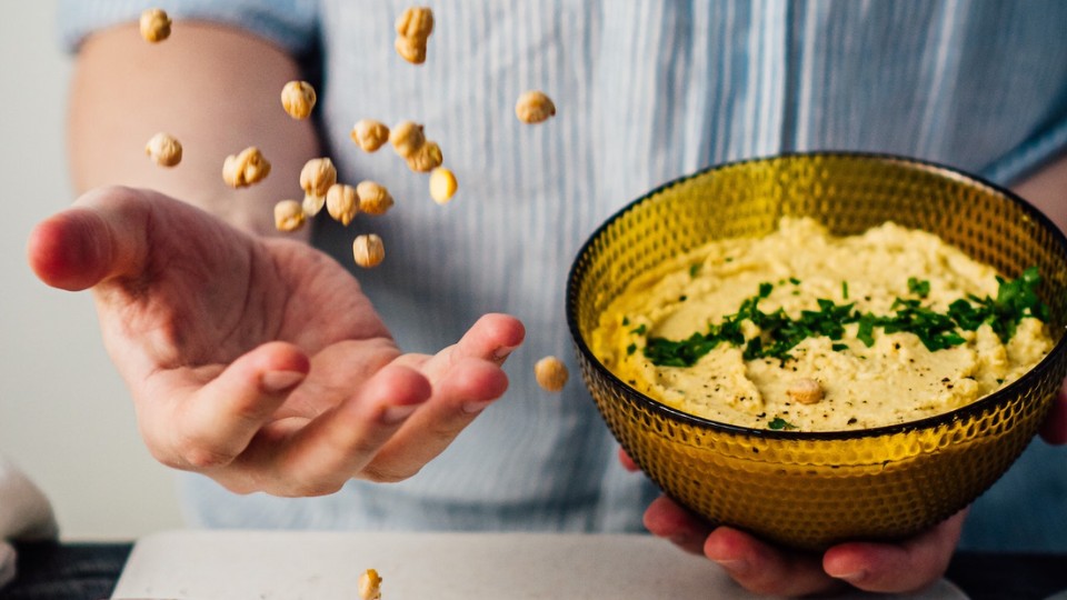 chickpeas and hummus as a salty snack 