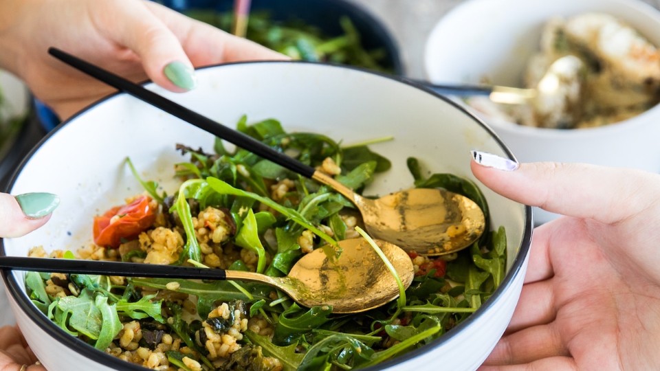 Exchange of a salad bowl