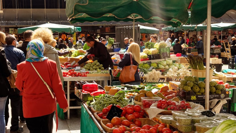 fruits and vegetables local market