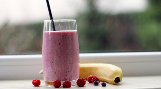 Smoothie aux baies et betteraves