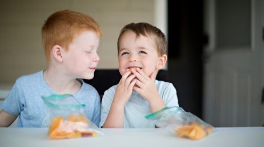 Kids eating a snack