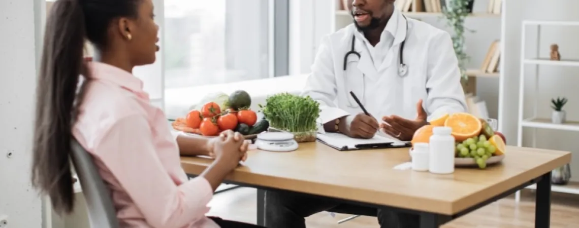 Canadian nutritionist dietitian advising clients on food choices