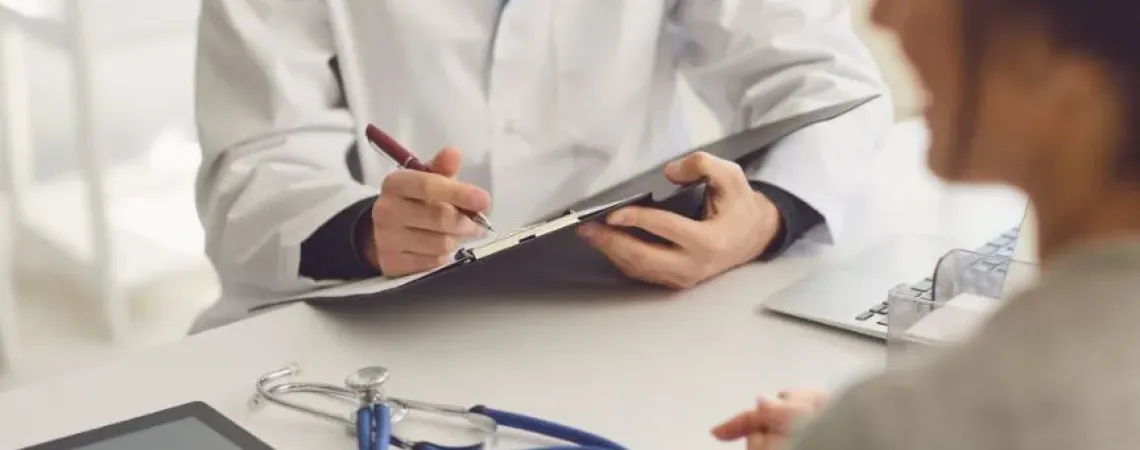 doctor office refering nutritionist counseling