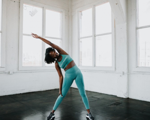 Woman who exercices