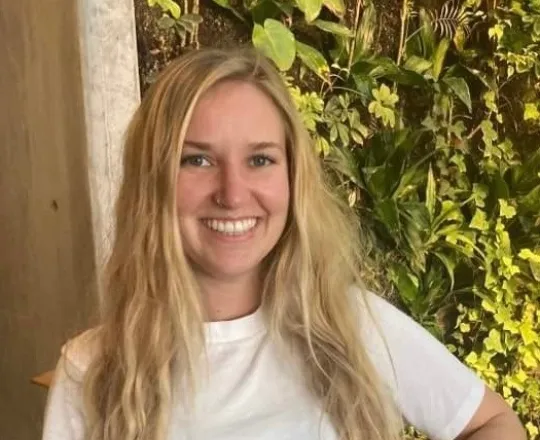 Laurence Vezina – Online Nutritionist Dietitian in Calgary