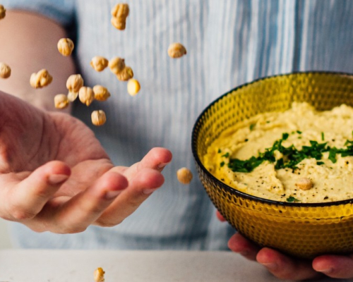chickpeas and hummus as a salty snack 