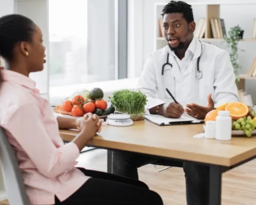 Canadian nutritionist dietitian advising clients on food choices