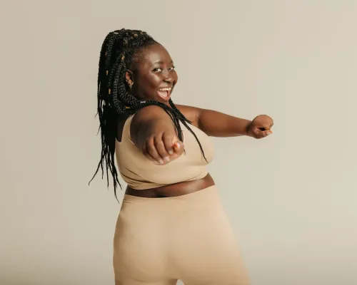 Femme heureuse en habit sportif - Happy woman in sportswear