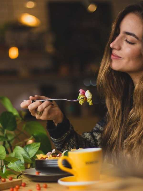 Girl eating conscious and intuitive eating