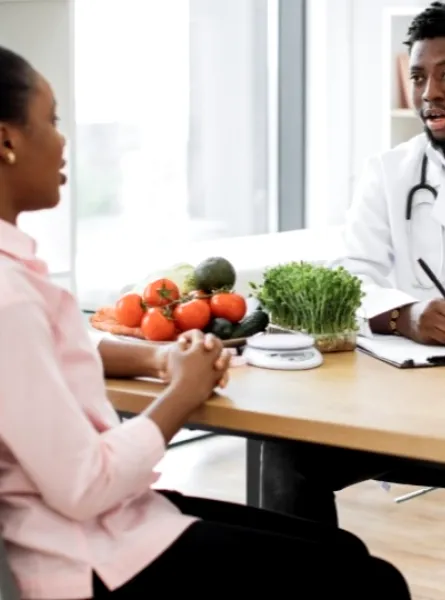 Canadian nutritionist dietitian advising clients on food choices