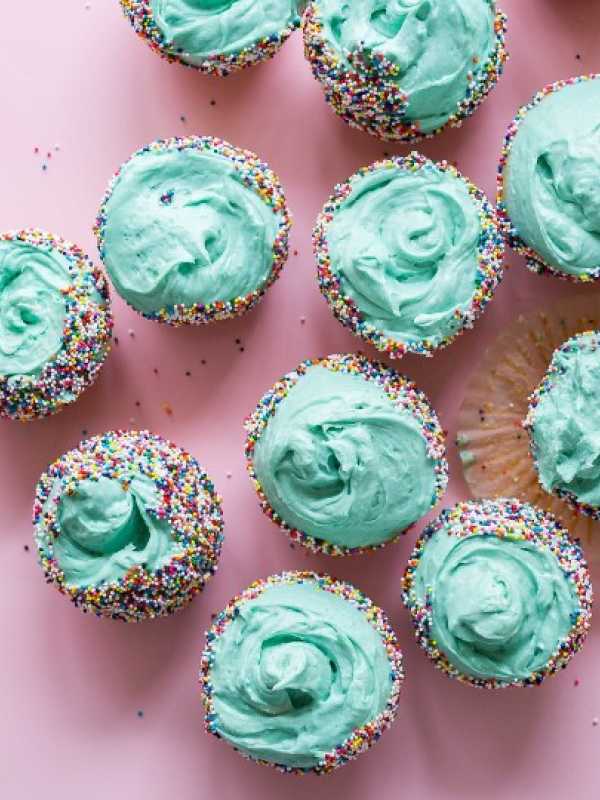 Blue cupcakes with confettis