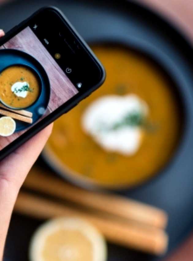 Taking a picture of a soup with an iphone