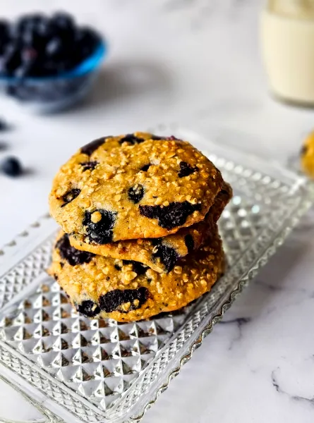 Biscuits aux bleuets, amandes et chocolat noir Blueberry, Almond, and Dark Chocolate Cookies  ÉquipeNutrition Teamnutrition