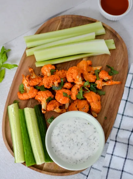 Bouchées de chou-fleur Buffalo à la friteuse à air ÉquipeNutrition Air Fryer Buffalo Cauliflower Bites TeamNutrition