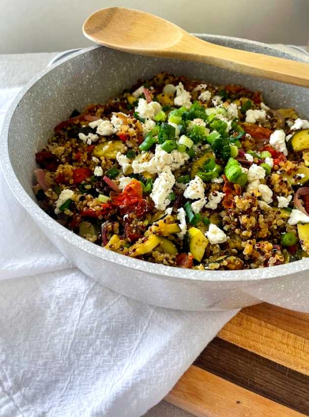 Casserole de quinoa et edamames à la méditerranéenne Mediterranean Quinoa and Edamame Casserole ÉquipeNutrition Teamnutrition