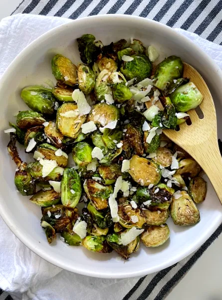 Choux de Bruxelles à la friteuse à air Air Fryer Brussels Sprouts ÉquipeNutrition Teamnutrition
