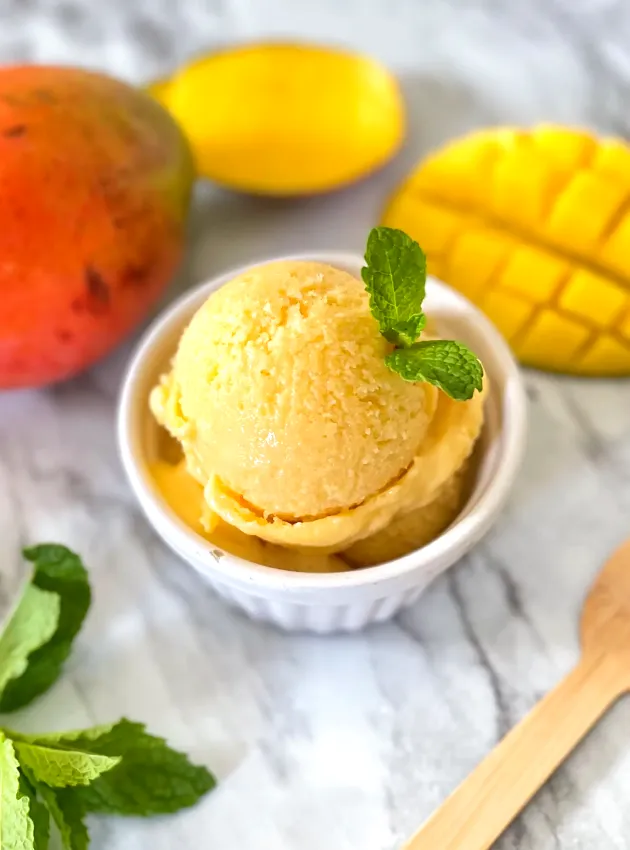 Crème glacée protéinée à la mangue ÉquipeNutrition Mango Protein Ice Cream TeamNutrition