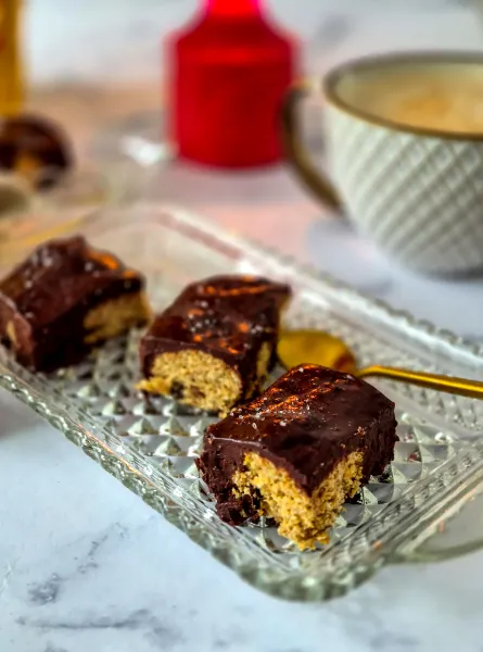 Gâteau style pâte à biscuit et fudge ÉquipeNutrition Cookie Dough and Fudge Cake TeamNutrition