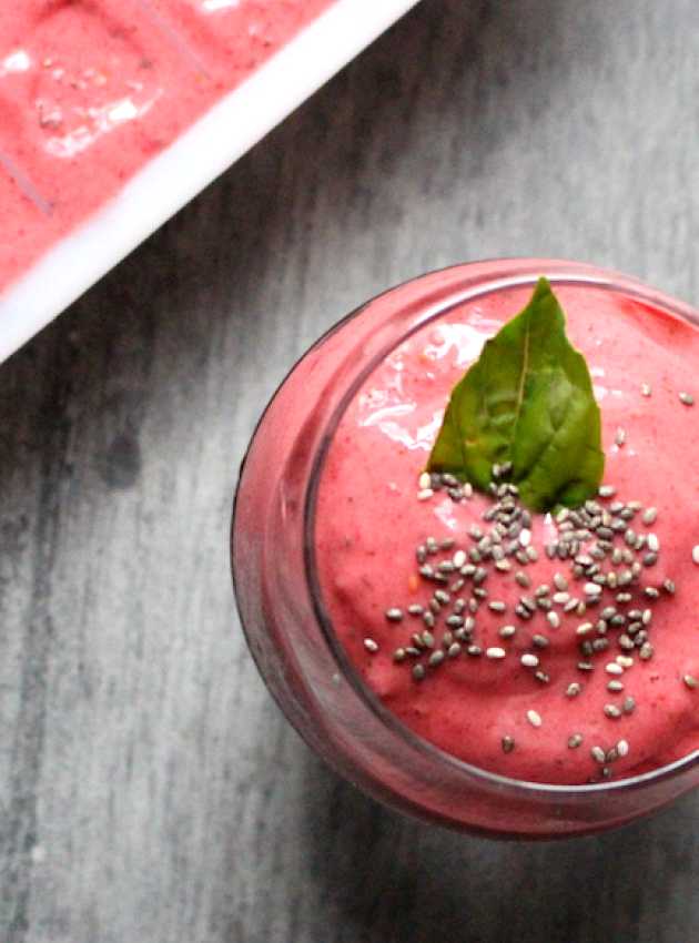 Cubes de smoothie framboises-basilic