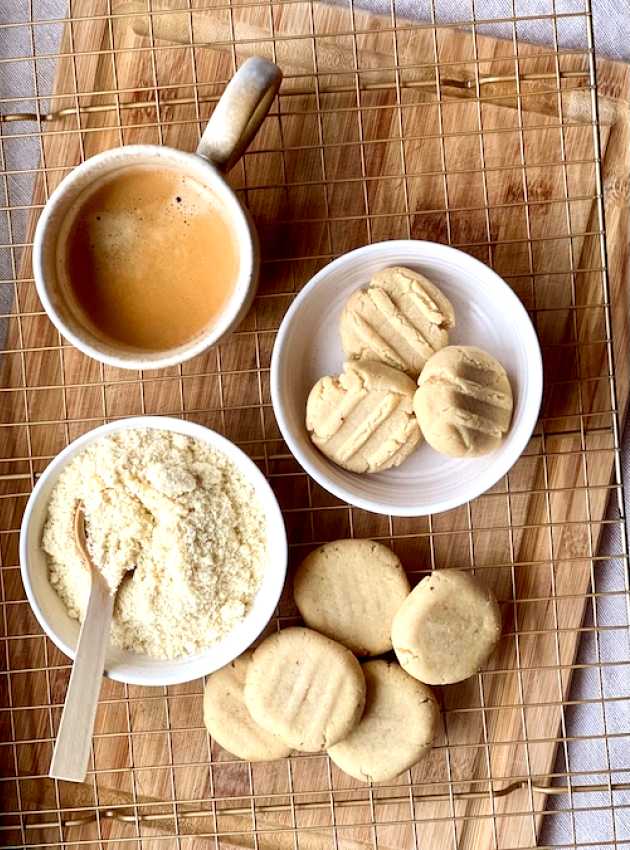 Low-Carb Almond Cookies Biscuits aux amandes faibles en glucides