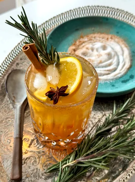 Mocktail épicé des fêtes ÉquipeNutrition Spiced Holiday Mocktail TeamNutrition