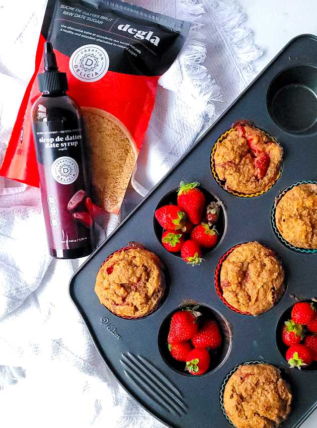 Muffins protéinés aux fraises et aux dattes