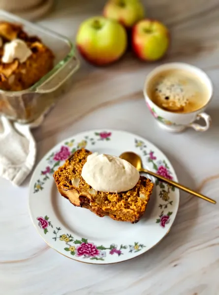 Pain déjeuner aux pommes et à la courge ÉquipeNutrition Breakfast Squash and Apple Loaf TeamNutrition