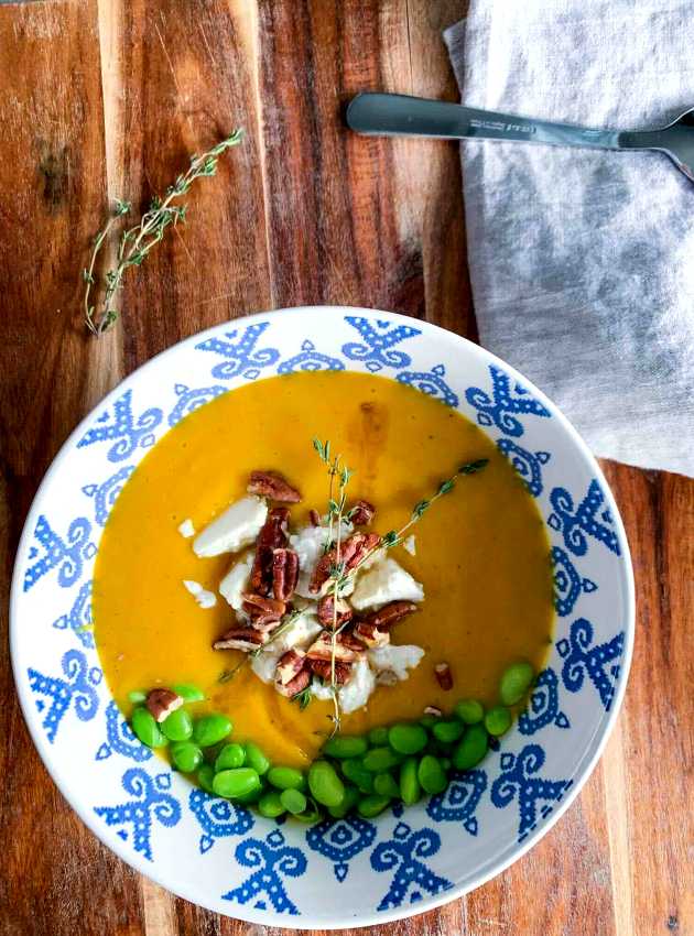 Potage à la courge butternut, patate douce, carotte et pomme