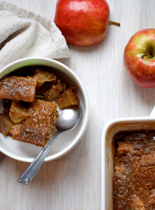 Pouding chômeur aux pommes réduit en sucre