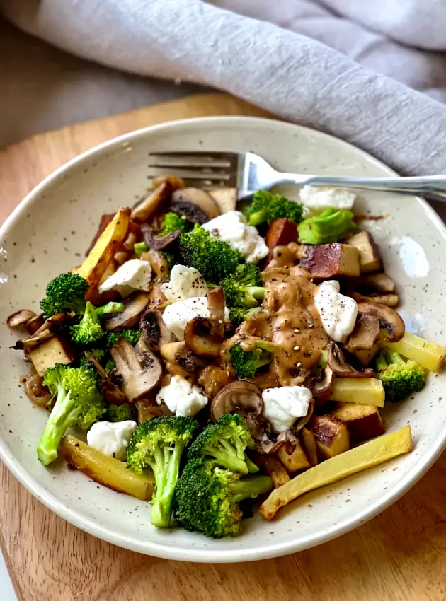 Poutine Végé ÉquipeNutrition Healthier Vegetarian Poutine TeamNutrition