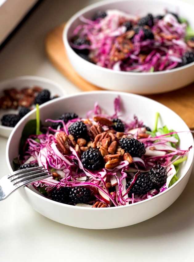 Cabbage, blackberry and spinach salad Salade de chou, mûres et épinards  ÉquipeNutrition Teamnutrition