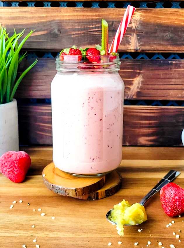 Smoothie fraise-rhubarbe protéiné Strawberry-Rhubarb Protein ÉquipeNutrition Teamnutrition