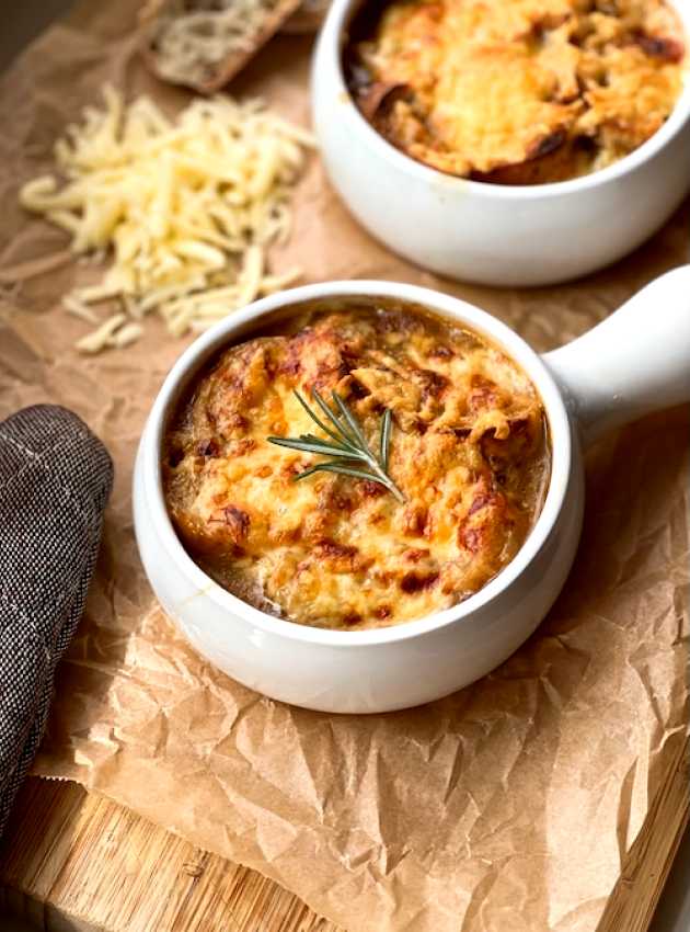 Low-Sodium French Onion Soup Soupe à l’oignon gratinée faible en sodium  