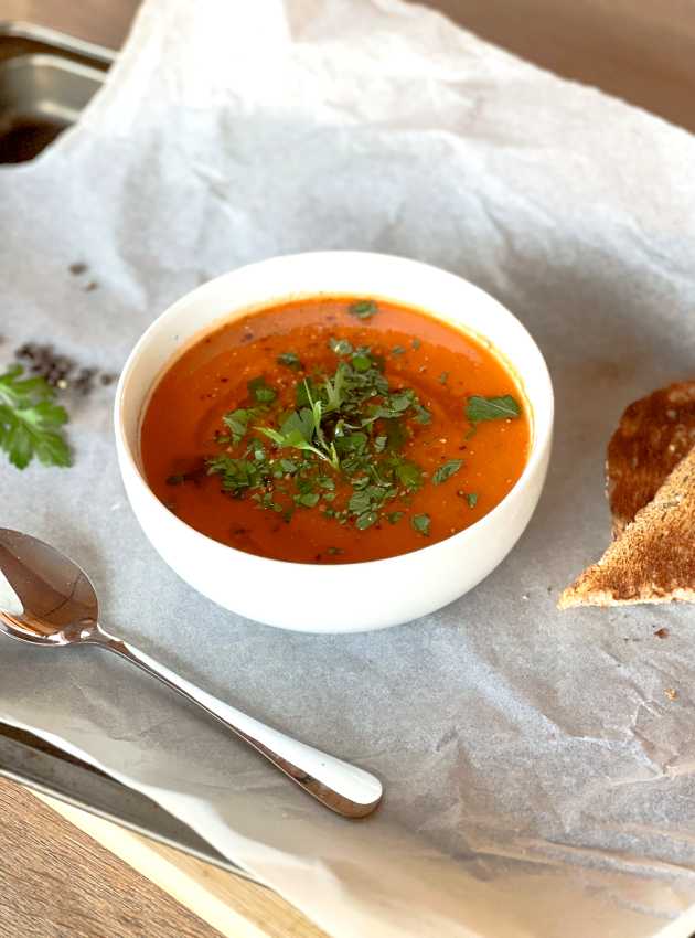 Soupe aux lentilles et tomates rôties