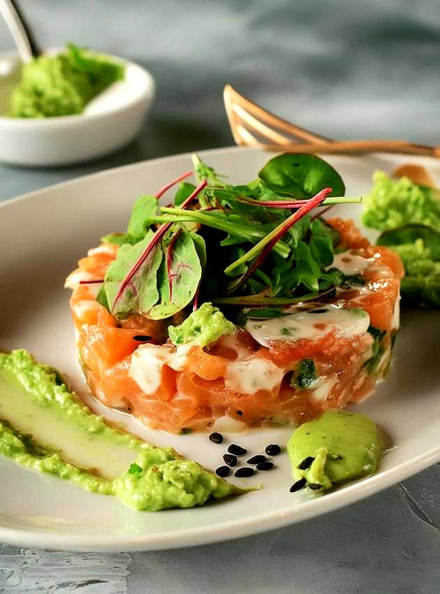 Salmon Tartare With Avocado Mousse - Tartare saumon et mousse avocat