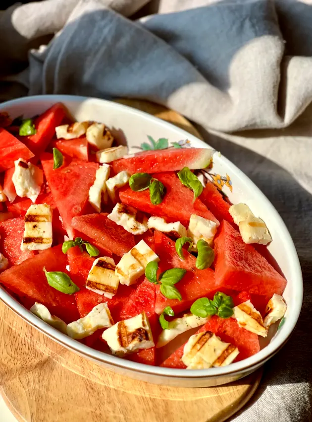 Salade de melon d’eau et halloumi ÉquipeNutrition Watermelon and Halloumi Salad TeamNutrition