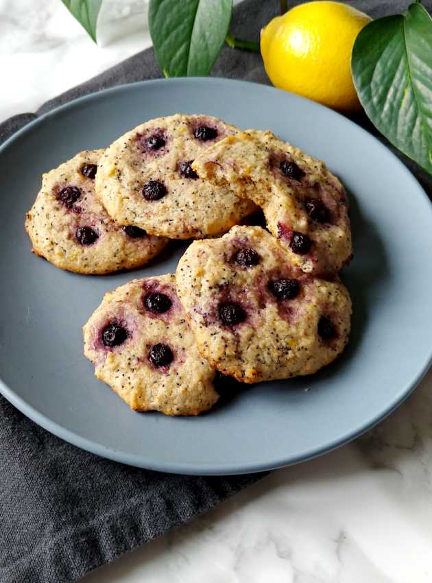 Biscuits au citron, pavot et bleuets