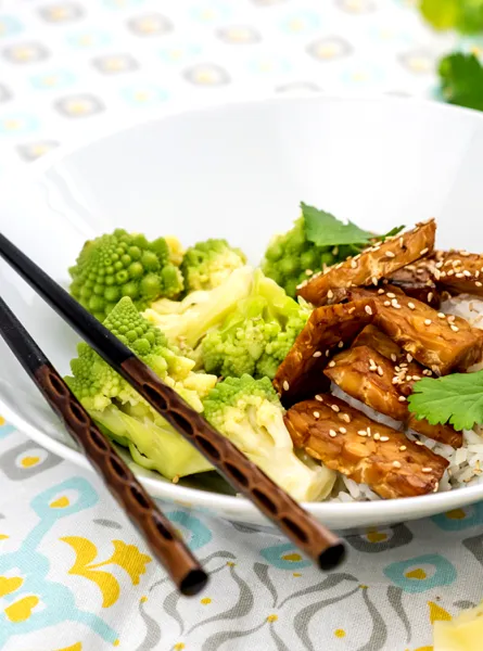 Bol asiatique au tempeh mariné