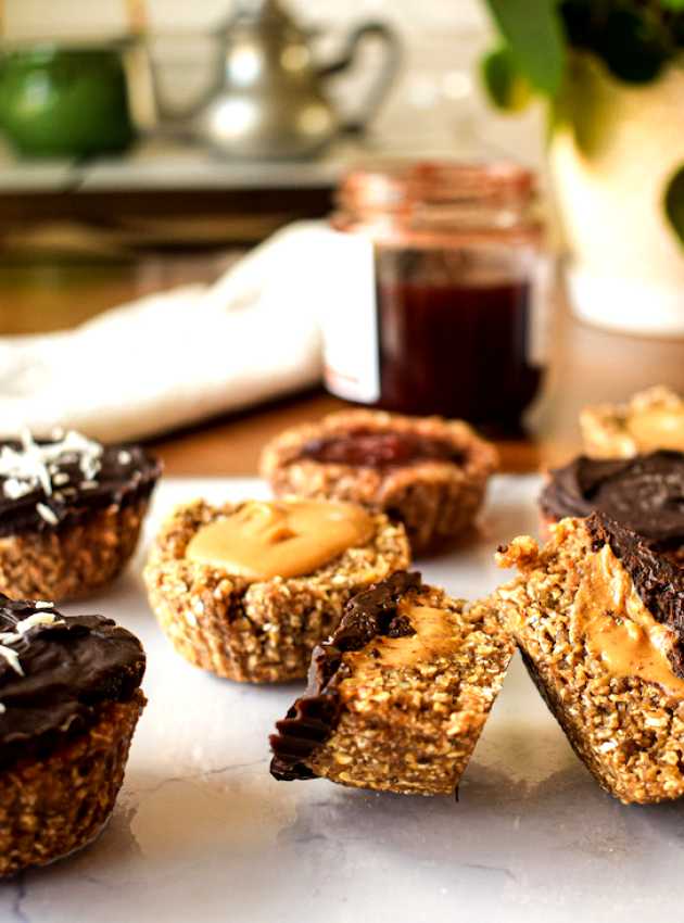 Oats and Chocolate Cups with a Melting Heart