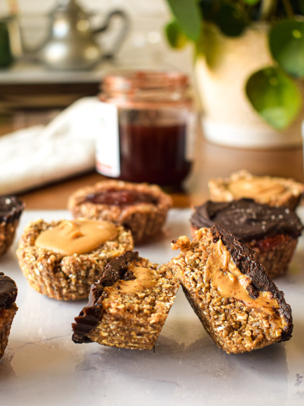 Oats and Chocolate Cups with a Melting Heart