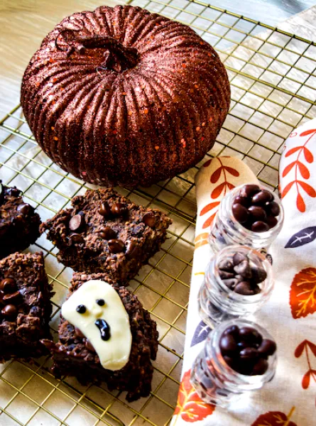 Brownies aux haricots noirs et fantôme au chocolat blanc 