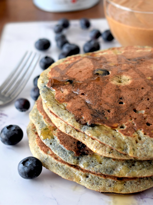 Pancakes au sarrasin et bleuets (faible en FODMAP)