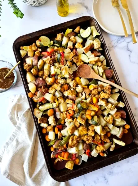 Plaque de tofu mariné et légumes grillés ÉquipeNutrition Sheet Pan Marinated Tofu and Roasted Vegetables TeamNutrition