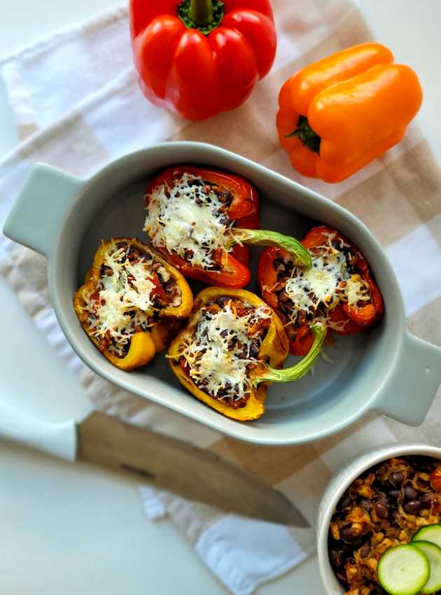 Poivrons farcis à la PVT à la friteuse à air (Air Fryer) TVP Stuffed Bell Peppers in the Air Fryer TeamNutrition ÉquipeNutrition