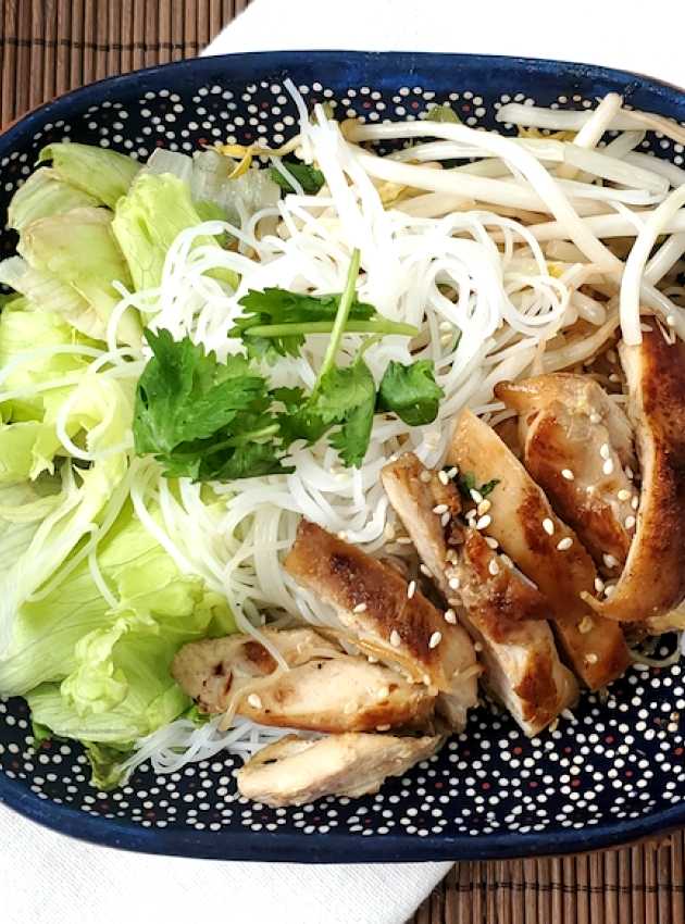 Poulet grillé à la citronnelle vietnamien (Gà Nướng Xả)