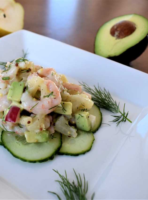 Salade de crevettes nordiques, poires et avocat