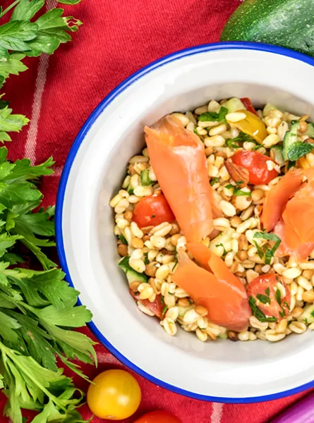 Tabbouleh with Wheat, Smoked Salmon and Vegetables